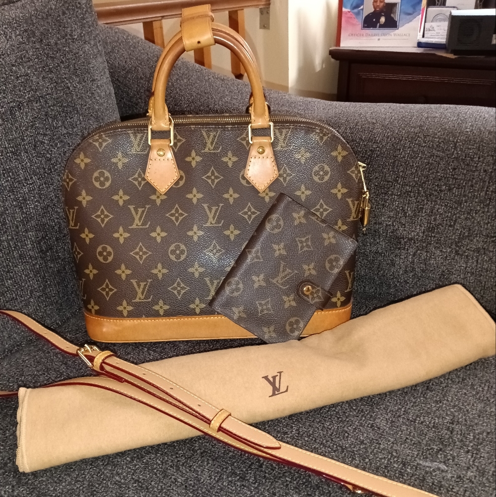 Authentic Louis Vuitton Alma & Agenda